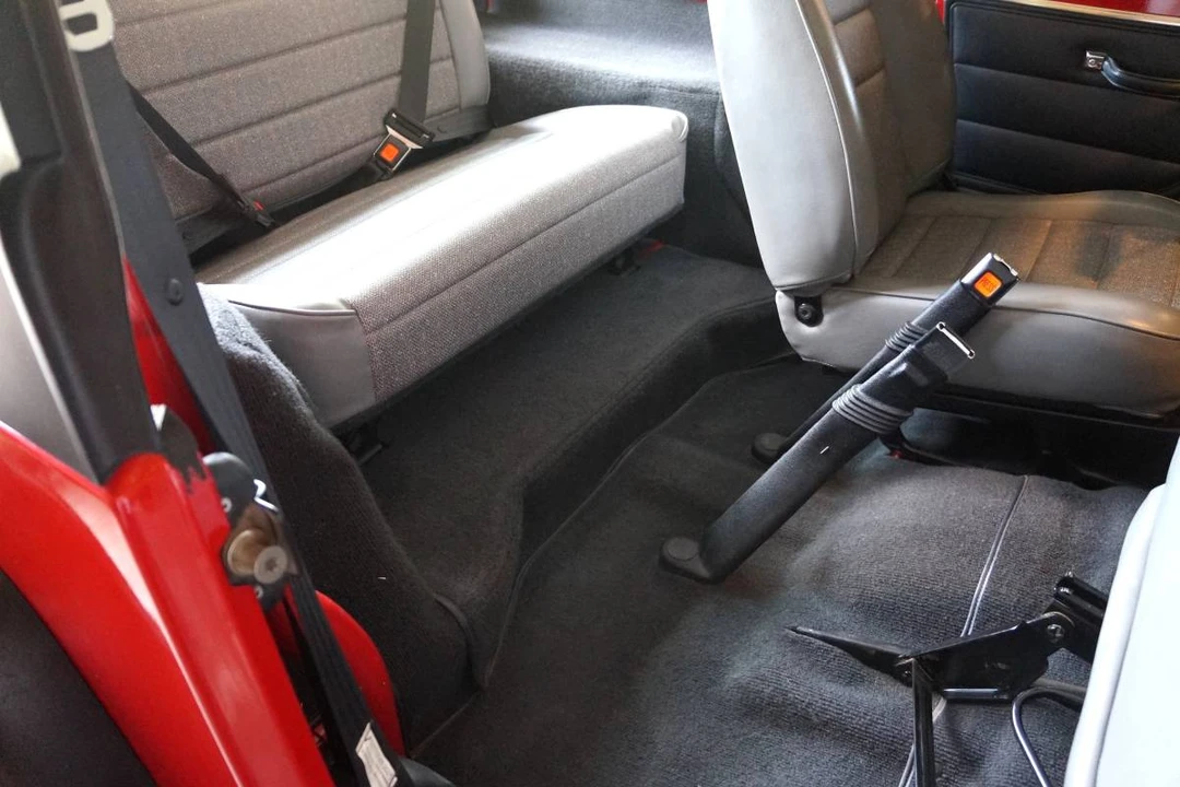 1995 Jeep YJ Wrangler - Image 17 of 24