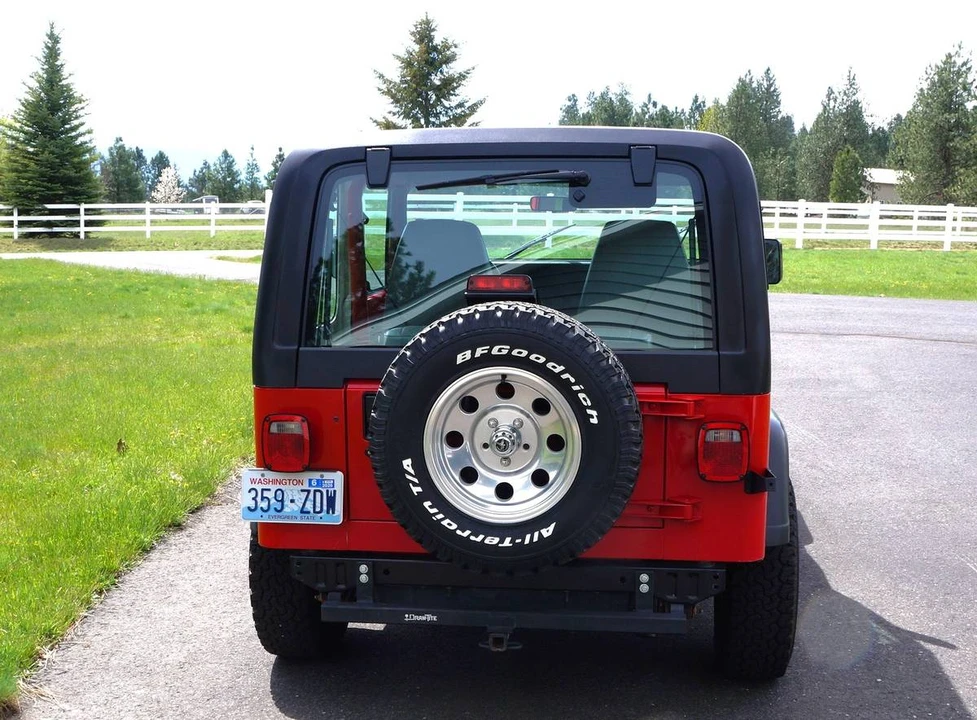 1995 Jeep YJ Wrangler - Image 10 of 24