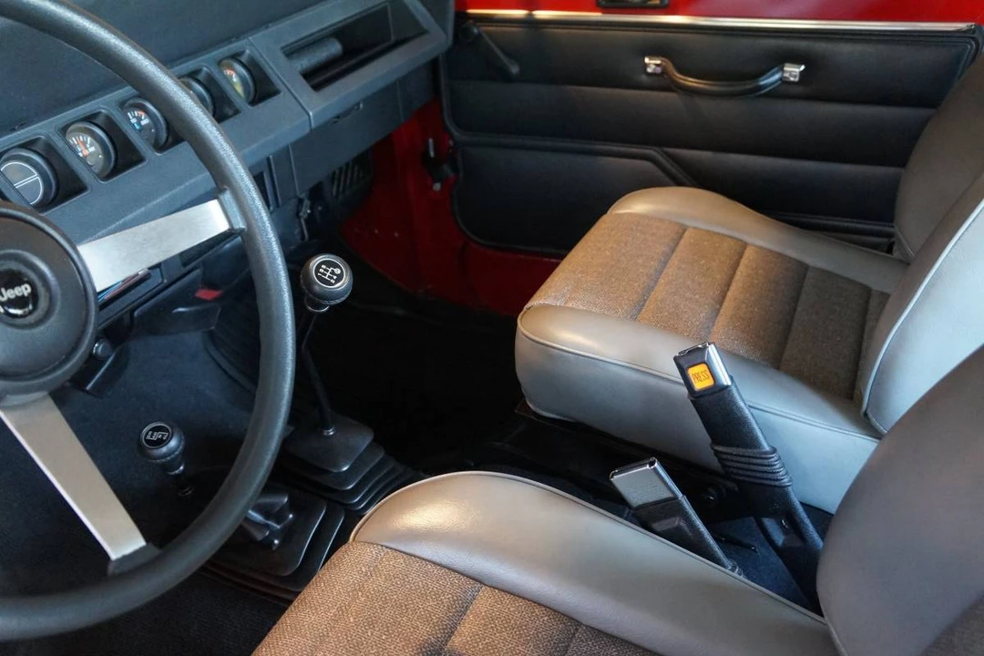 1995 Jeep YJ Wrangler - Image 15 of 24