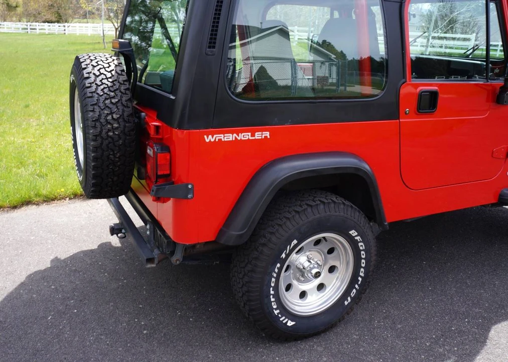 1995 Jeep YJ Wrangler - Image 9 of 24