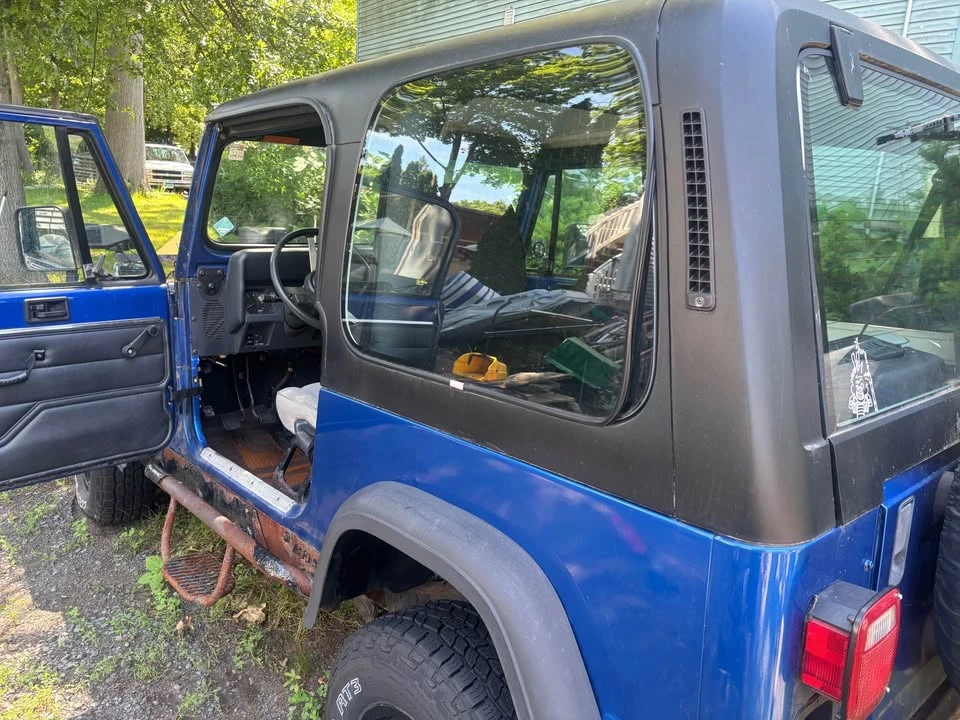 1995 Jeep YJ Wrangler - Image 5 of 10
