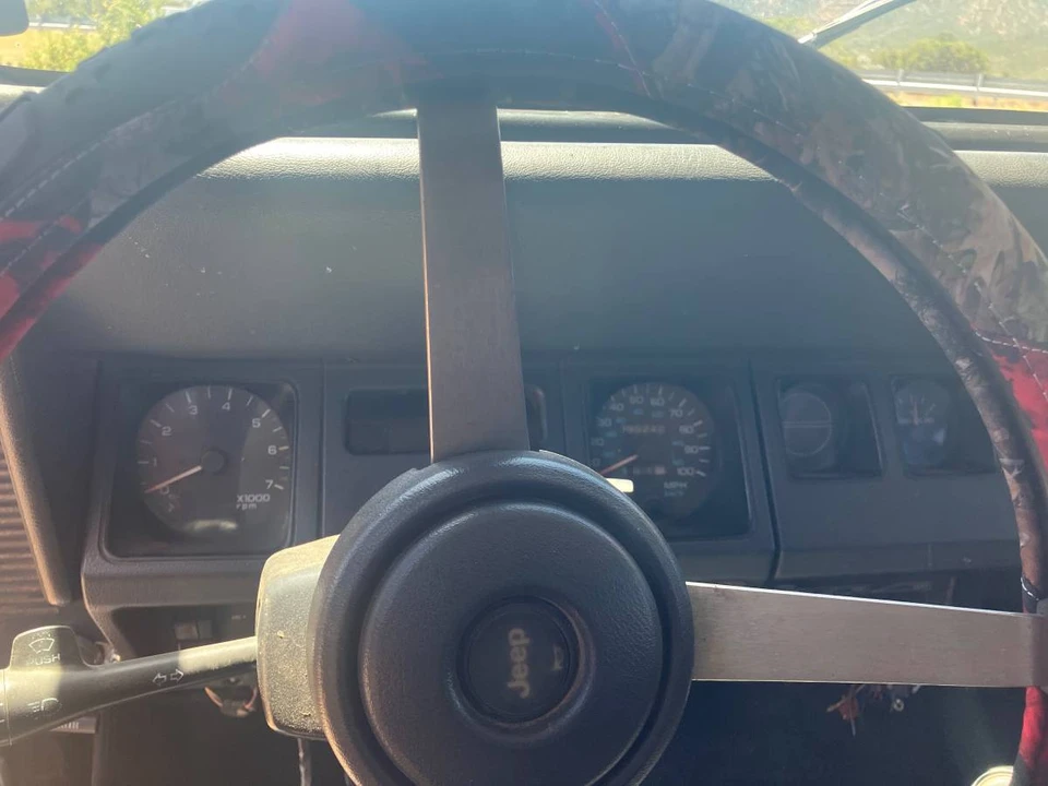 1995 Jeep YJ Wrangler - Image 5 of 5