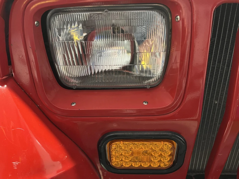 1995 Jeep YJ Wrangler - Image 20 of 31