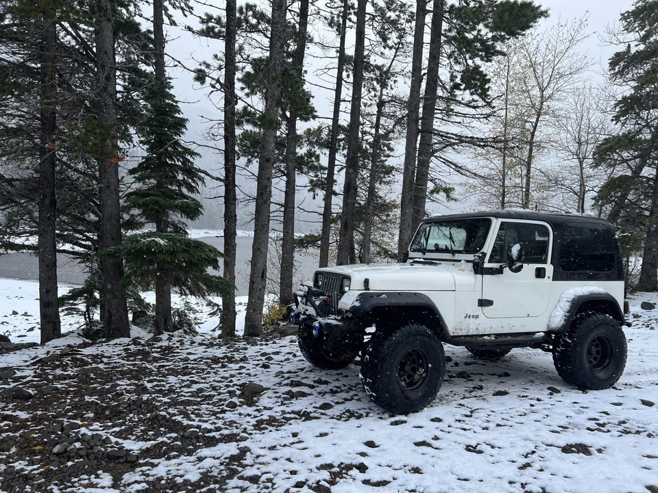 1995 Jeep YJ Wrangler - Image 23 of 31