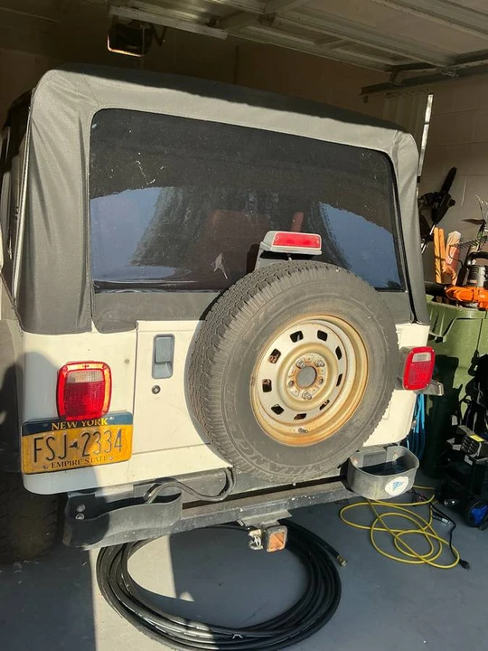 1995 Jeep YJ Wrangler - Image 4 of 10