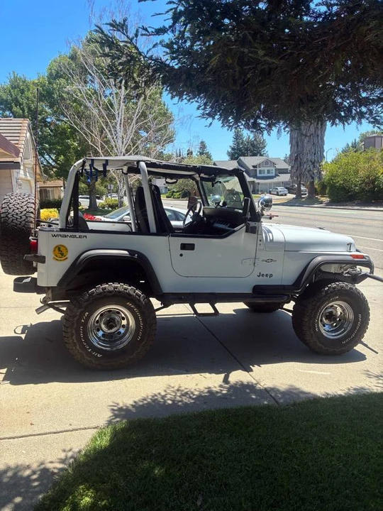 1995 Jeep YJ Wrangler - Image 4 of 5