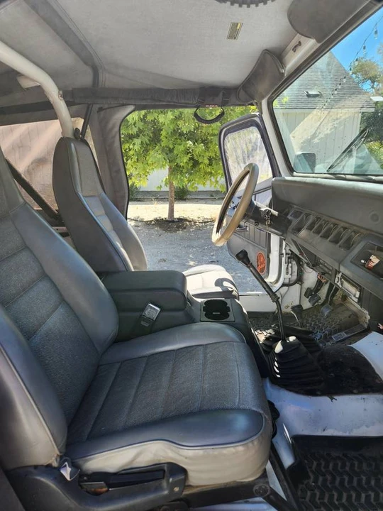 1995 Jeep YJ Wrangler - Image 8 of 15