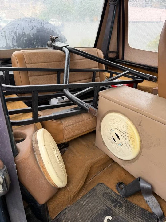1995 Jeep YJ Wrangler - Image 9 of 10
