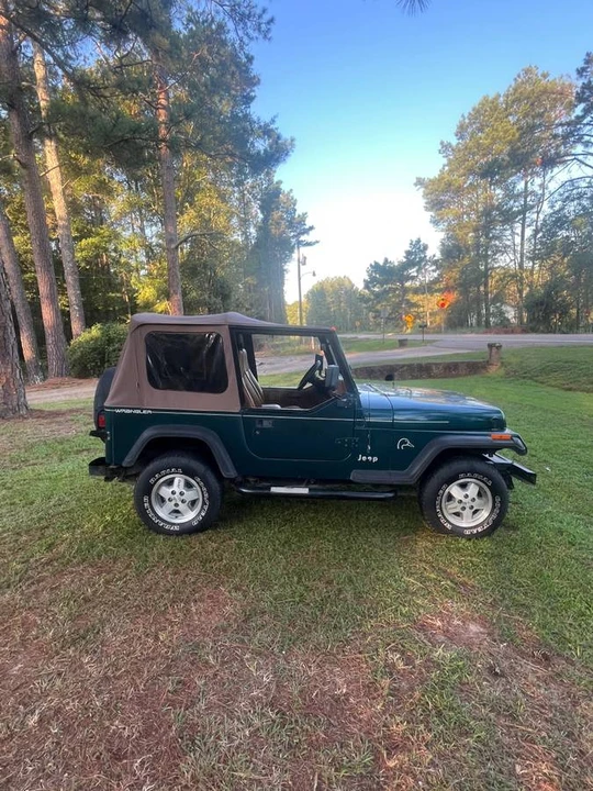 1995 Jeep YJ Wrangler - Image 4 of 12