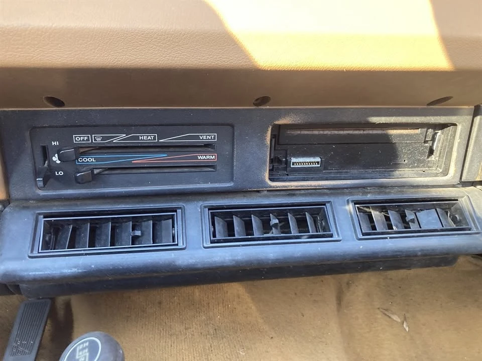 1995 Jeep YJ Wrangler - Image 17 of 20