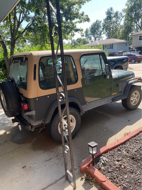1995 Jeep YJ Wrangler - Image 4 of 4