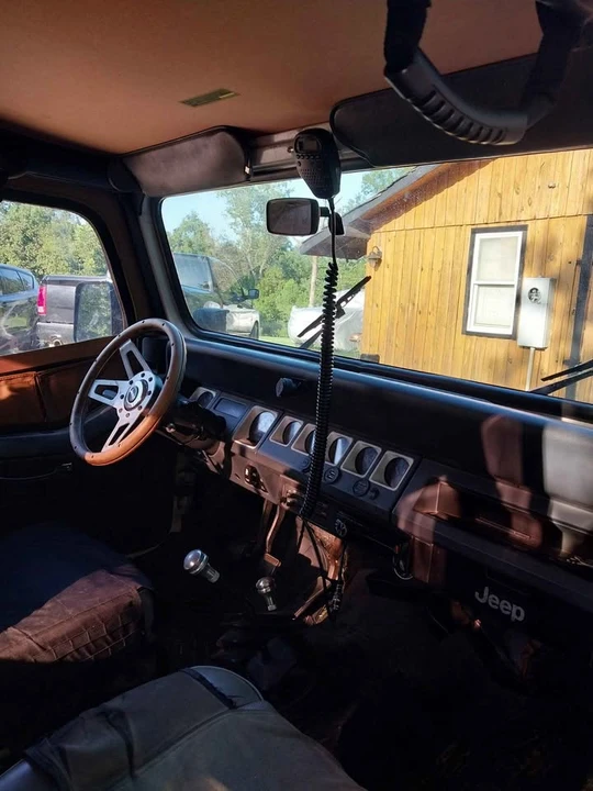 1995 Jeep YJ Wrangler - Image 7 of 8