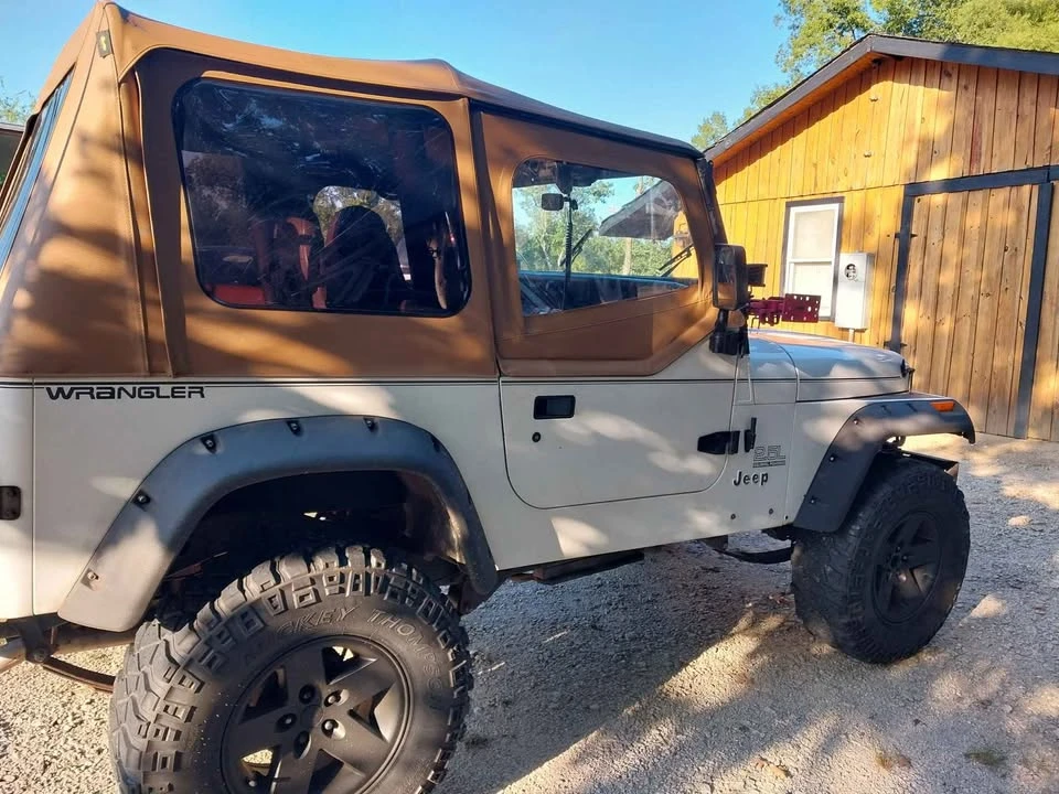 1995 Jeep YJ Wrangler - Image 5 of 8