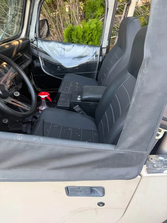 1995 Jeep YJ Wrangler - Image 4 of 6