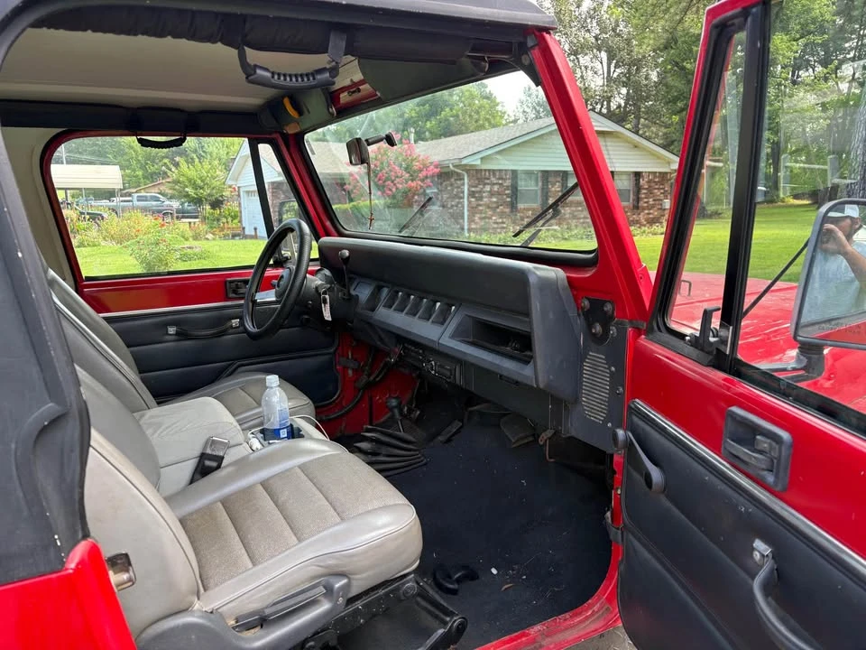 1995 Jeep YJ Wrangler - Image 2 of 2