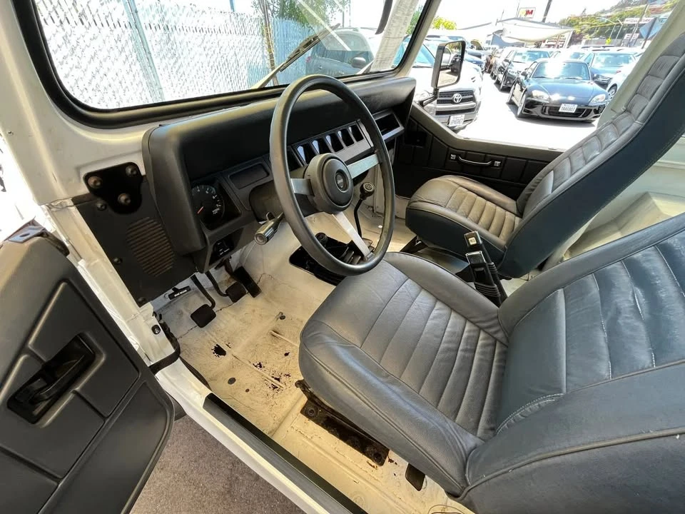1995 Jeep YJ Wrangler - Image 9 of 18