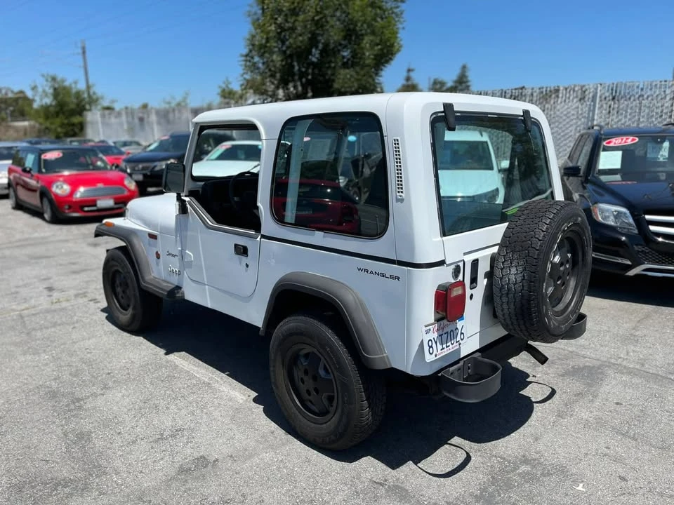 1995 Jeep YJ Wrangler - Image 5 of 18