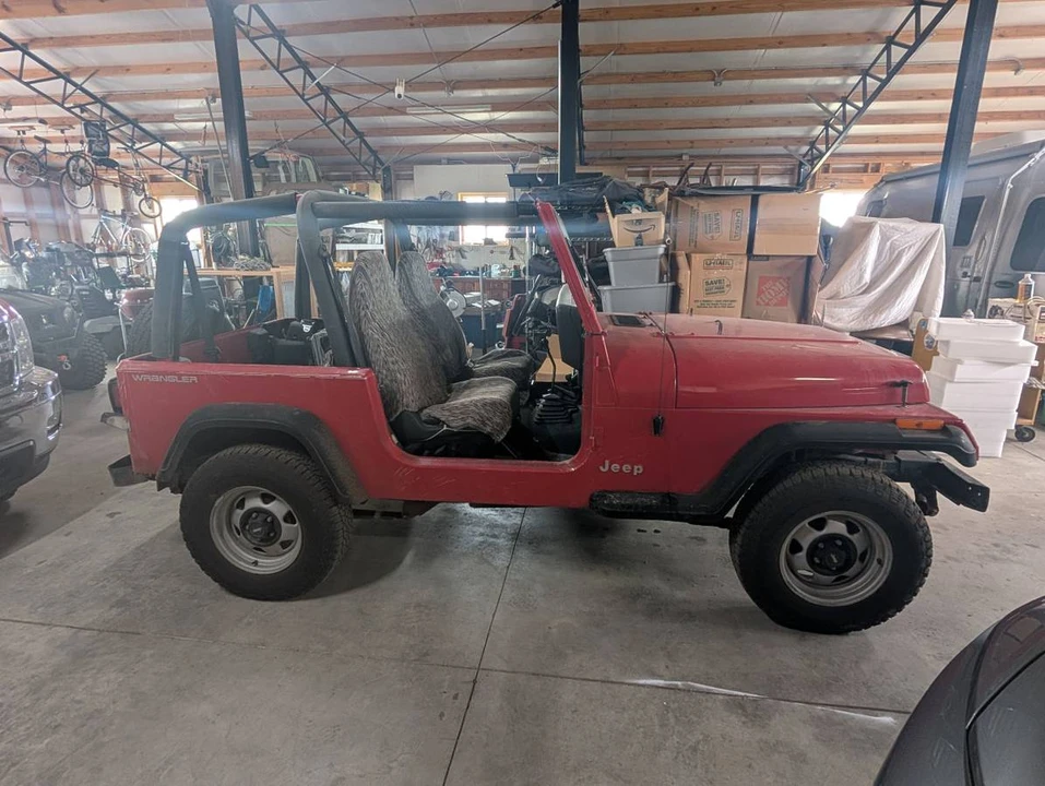 1995 Jeep YJ Wrangler - Image 2 of 3