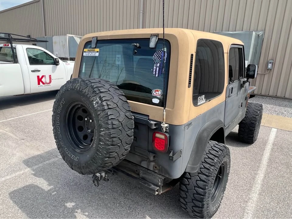 1995 Jeep YJ Wrangler - Image 4 of 9