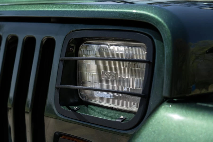 1995 Jeep YJ Wrangler - Image 17 of 31