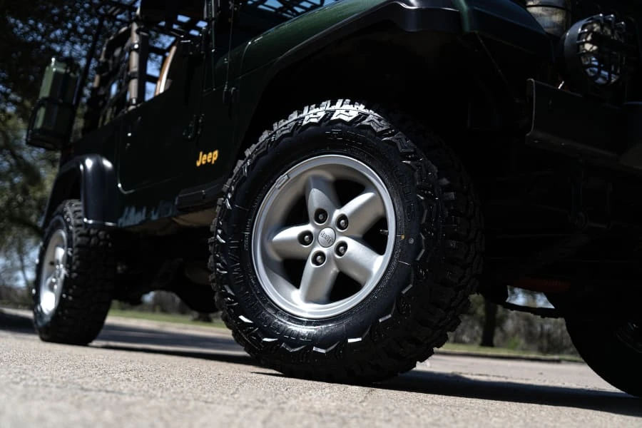 1995 Jeep YJ Wrangler - Image 8 of 31