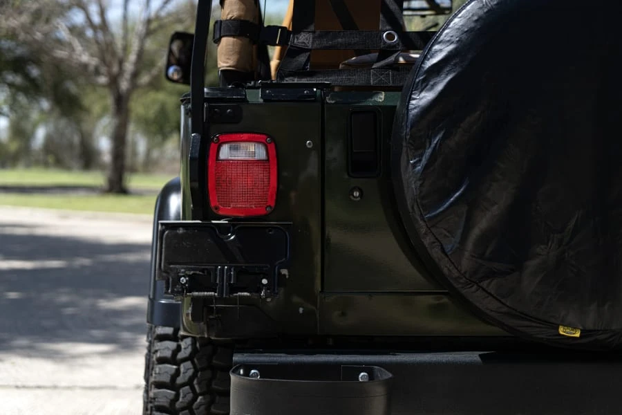 1995 Jeep YJ Wrangler - Image 24 of 31