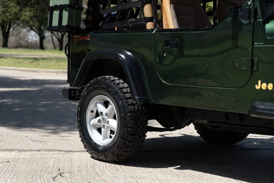 1995 Jeep YJ Wrangler - Image 7 of 31