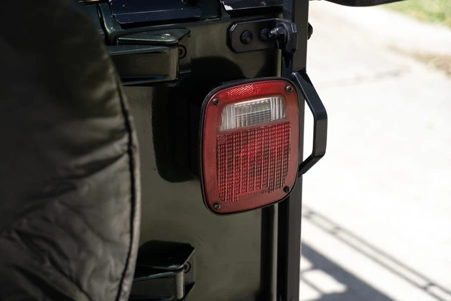 1995 Jeep YJ Wrangler - Image 25 of 31