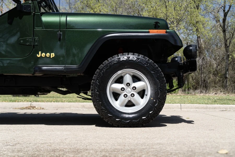1995 Jeep YJ Wrangler - Image 18 of 31