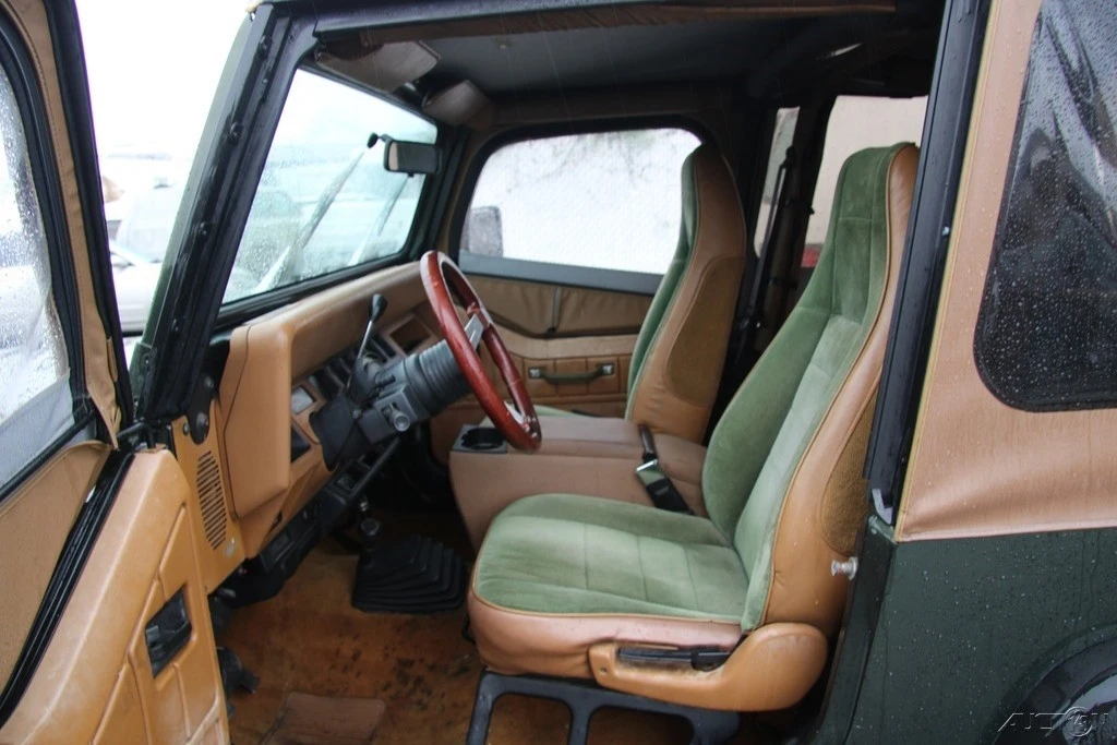 1995 Jeep YJ Wrangler - Image 12 of 21