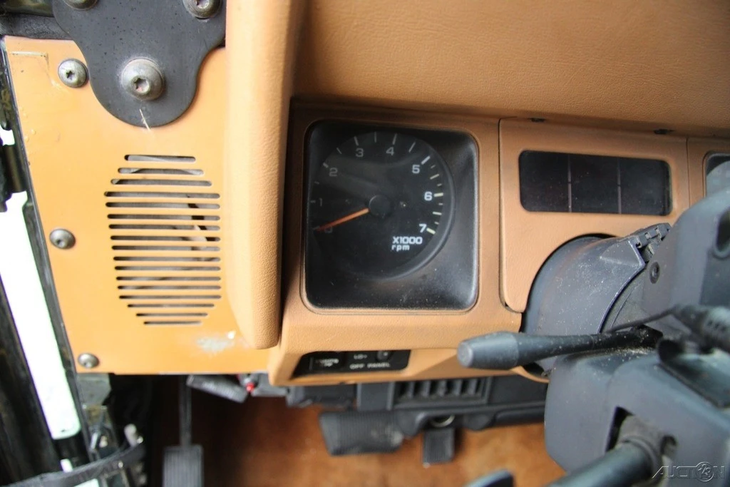 1995 Jeep YJ Wrangler - Image 14 of 21