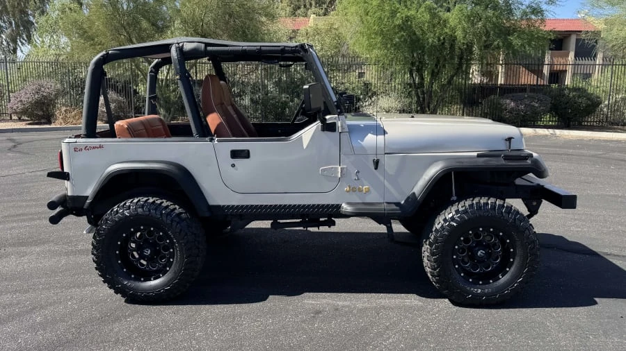 1995 Jeep YJ Wrangler - Image 8 of 12