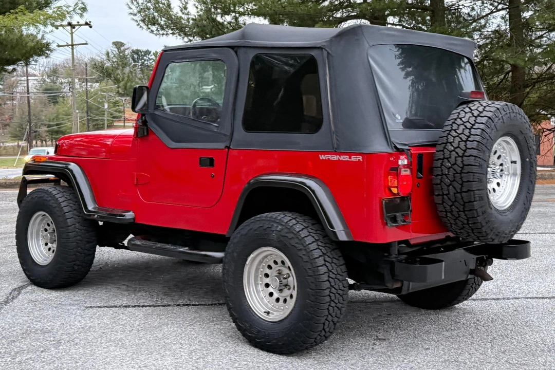 1995 Jeep YJ Wrangler - Image 4 of 31