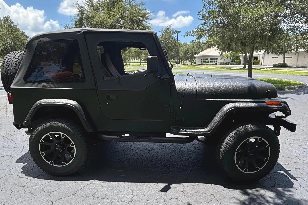 1995 Jeep YJ Wrangler - Image 3 of 31