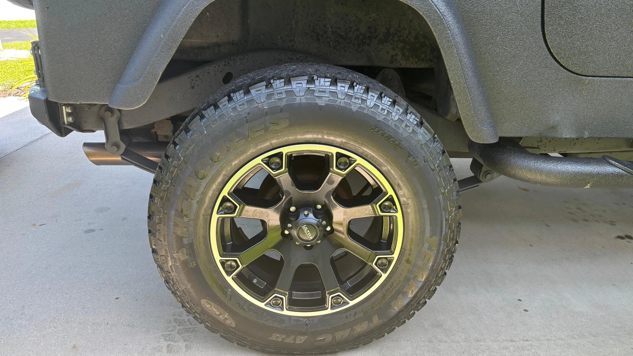 1995 Jeep YJ Wrangler - Image 25 of 31