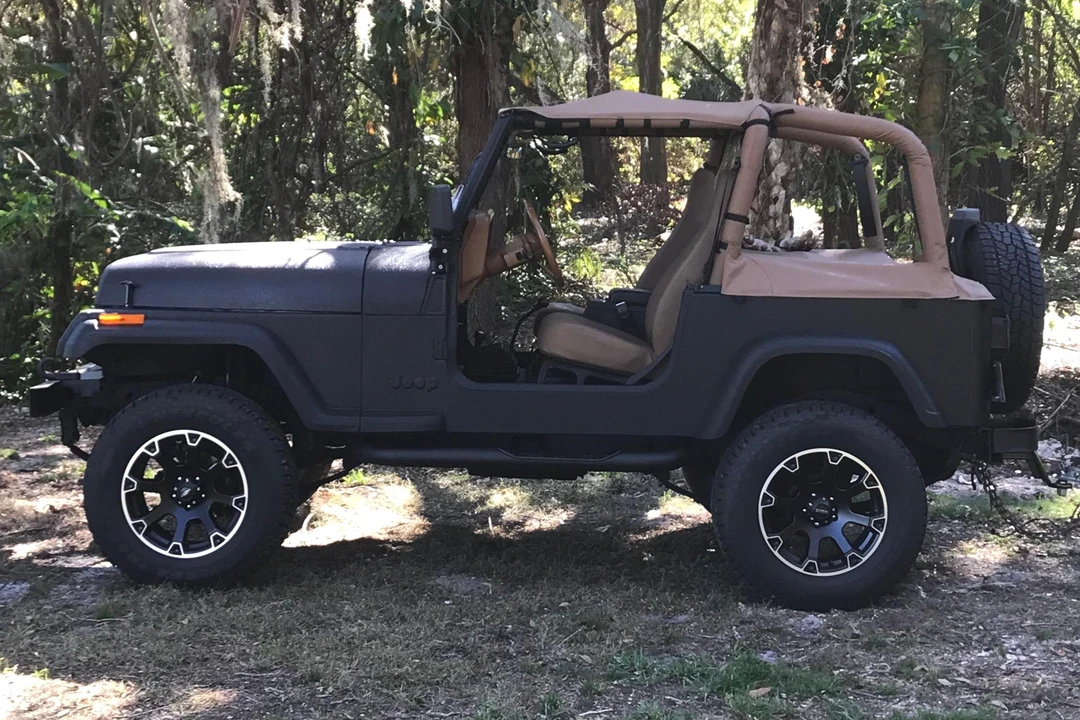 1995 Jeep YJ Wrangler - Image 4 of 31