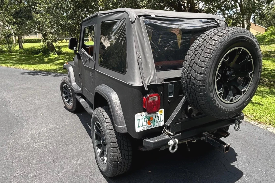 1995 Jeep YJ Wrangler - Image 5 of 31