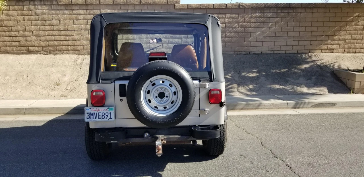 1995 Jeep YJ Wrangler - Image 19 of 31