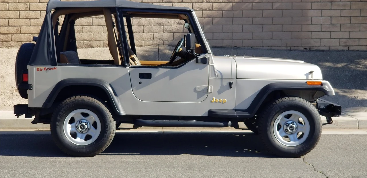 1995 Jeep YJ Wrangler - Image 13 of 31