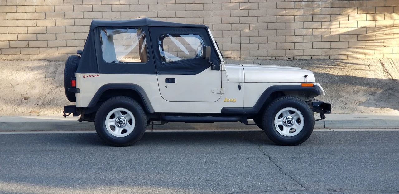 1995 Jeep YJ Wrangler - Image 12 of 31
