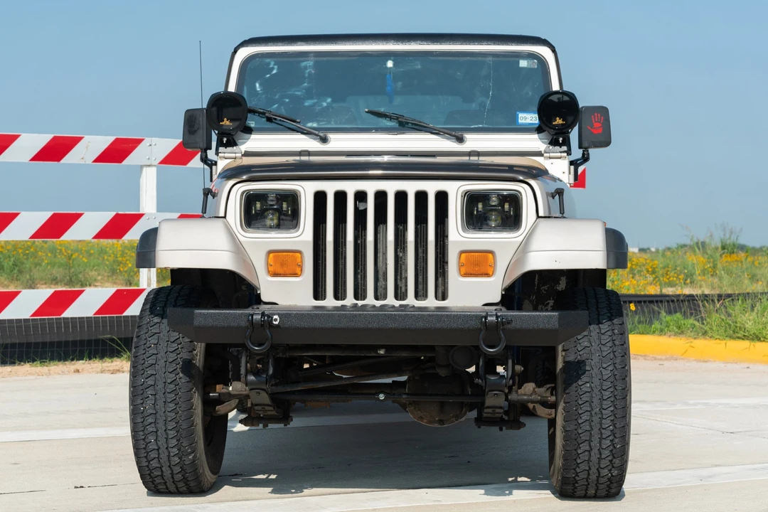 1995 Jeep YJ Wrangler - Image 10 of 31