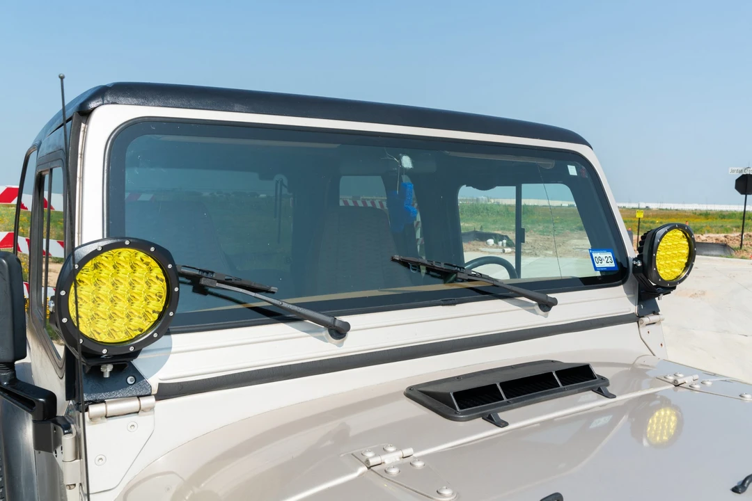 1995 Jeep YJ Wrangler - Image 23 of 31