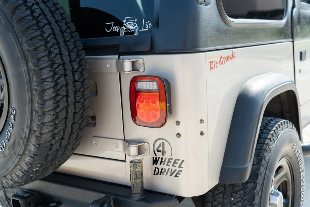 1995 Jeep YJ Wrangler - Image 20 of 31