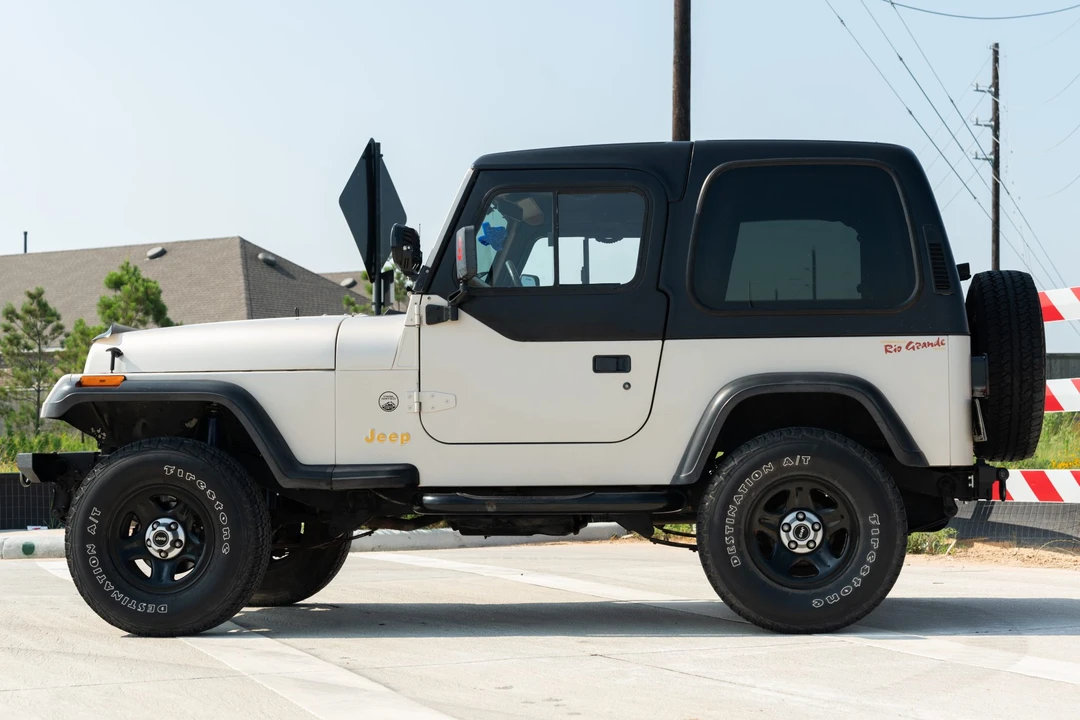 1995 Jeep YJ Wrangler - Image 3 of 31