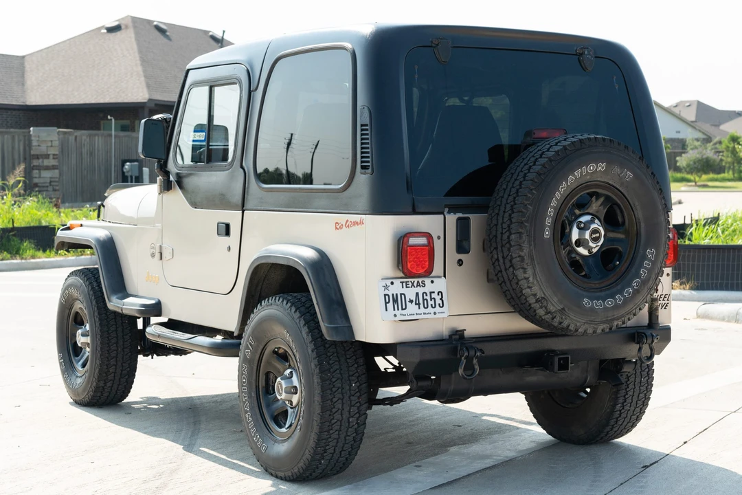 1995 Jeep YJ Wrangler - Image 4 of 31