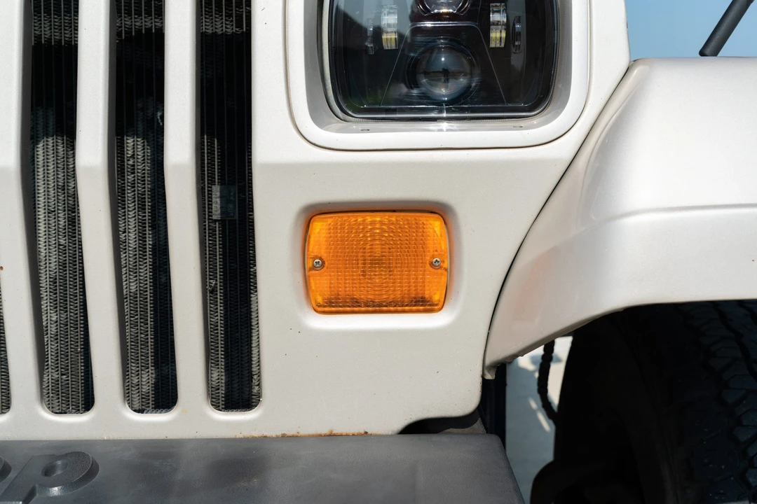 1995 Jeep YJ Wrangler - Image 16 of 31