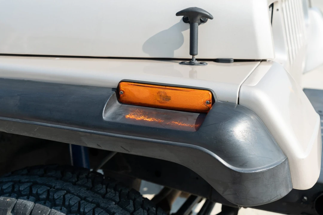 1995 Jeep YJ Wrangler - Image 14 of 31