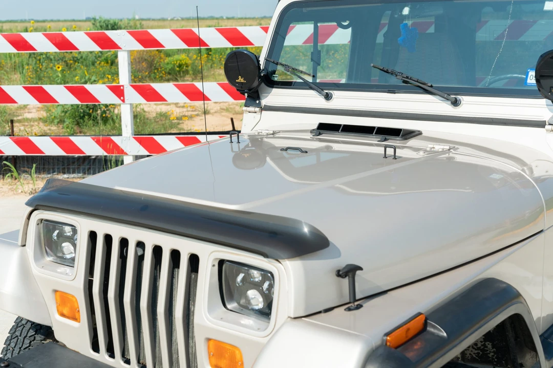 1995 Jeep YJ Wrangler - Image 22 of 31