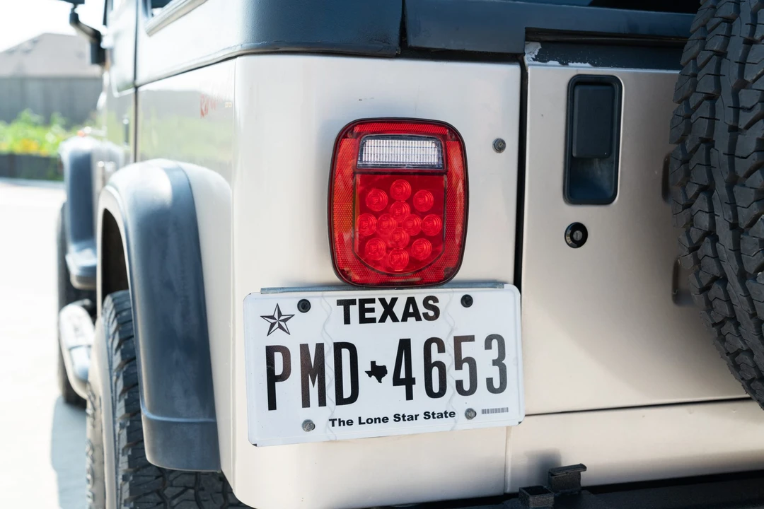 1995 Jeep YJ Wrangler - Image 19 of 31