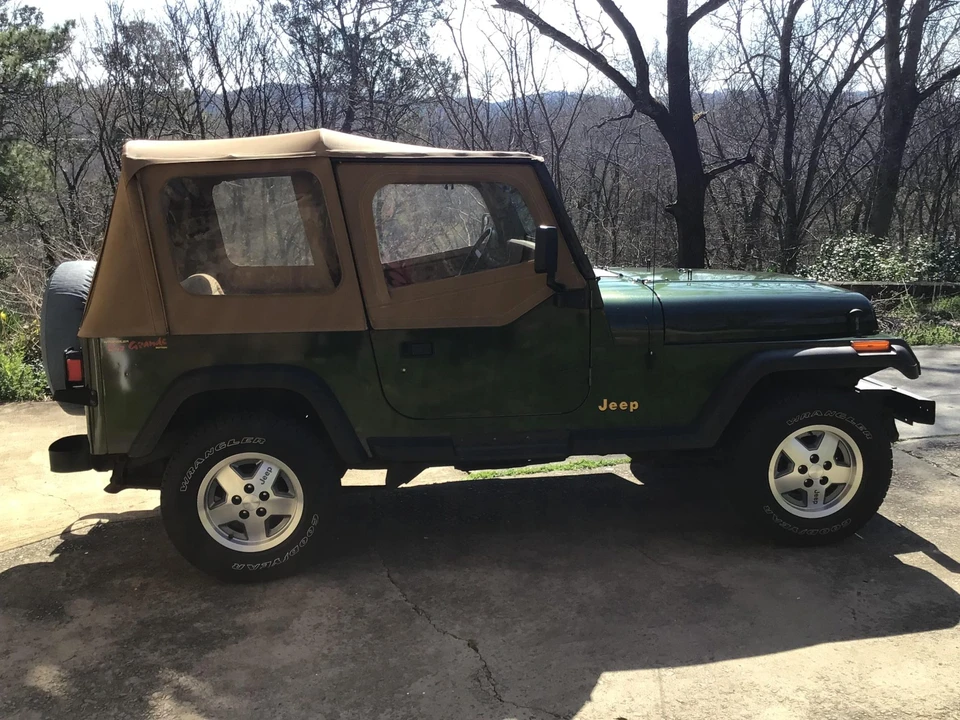 1995 Jeep YJ Wrangler - Image 12 of 31